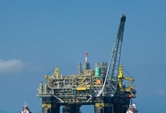 Governo espera R$ 106 bi com leilão de petróleo marcado para outubro