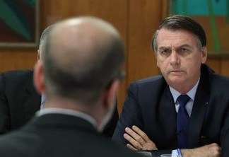 Bolsonaro se reúne com advogado que trata do caso sobre atentado a faca
