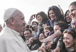 Papa diz que Igreja deve admitir histórico de dominação masculina e abuso de mulheres