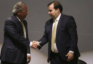Sem Bolsonaro, Maia e Guedes tomam as rédeas da reforma da Previdência