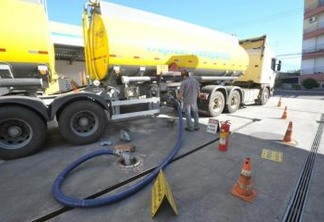 LUCRO FÁCIL: Distribuidoras de combustíveis faturam R$280 bilhões em um ano sem nada produzir
