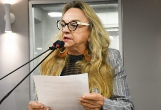 Drª Paula entra com representação de decoro parlamentar contra o deputado Júnior Araújo