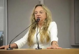 Deputada Dra. Paula sofre acidente dentro do plenário do TRT em João Pessoa