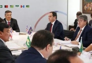 João Azevêdo confirma presença em encontro com Bolsonaro marcado para próxima sexta