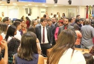 Deputado Eduardo Carneiro recebe estudantes do curso de Direito da Uninassau na Assembleia Legislativa