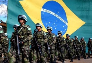 Forte esquema de segurança protege Colégio Militar para chegada de Bolsonaro