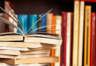 AMOR LITERÁRIO: Tinder de livros promove encontro entre quem gosta de ler e quem quer fazer uma boa ação
