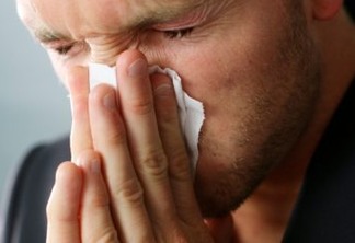 Chá antialérgico põe fim aos olhos lacrimejando, nariz coçando e espirros