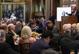 Nos EUA, Guedes fala em fusão entre Banco do Brasil e Bank of America - VEJA VÍDEO