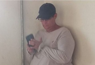 PRESO EM FLAGRANTE: homem que tentou furtar celular de repórter está na Central de Polícia em João Pessoa