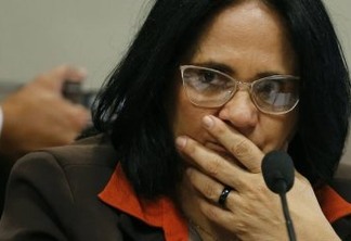 Ministra Damares Alves pede a Bolsonaro para deixar o governo