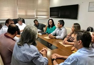 ENCONTRO: Governador João Azevêdo recebe prefeitos da base aliada do deputado Genival Matias
