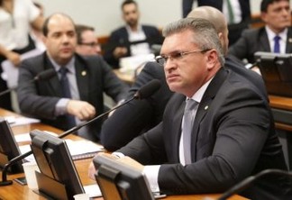 'Sou um lobo solitário', desabafa Julian Lemos sobre divergências de prioridades da bancada da Paraíba no Congresso Nacional