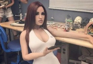 Após término, homem manda fazer boneca sexual parecida com ex