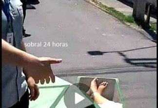 ESCAPOU: Caixão cai de veículo funerário no meio da rua na cidade de Sobral