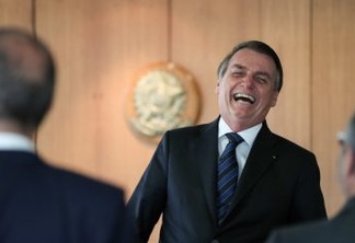 Bolsonaro deve ir à Câmara entregar projeto que dobra pontos da CNH