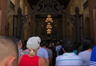 Missa de sétimo dia do cantor Gabriel Diniz reúne multidão na Basílica de Nossa Senhora das Neves 