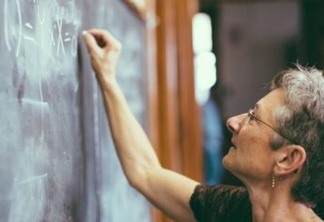 Universidade européia só contratará professores do sexo feminino por um ano e meio