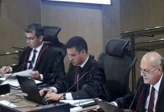 JULGAMENTO ADIADO: Zeca Porto vota pela improcedência e pede multa, juiz pede vista - ENTENDA