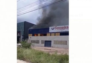 Incêndio atinge escritório do Ferreira Atacado Distribuidor em Cabedelo - VEJA VÍDEO