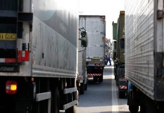 Governo suspende tabela de fretes rodoviários após ameaça de greve de caminhoneiros