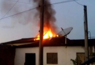 EM ITABAIANA: Filha adolescente briga com mãe e coloca fogo em casa para se vingar