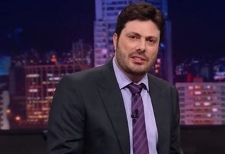 Danilo Gentili diz que foi demitido do SBT por criticar Eduardo Bolsonaro