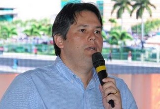 Ministério Público denuncia prefeito afastado de Patos por falsidade ideológica
