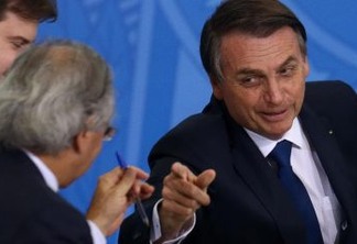 Pacote econômico de Bolsonaro quer alterar teto de gastos em saúde e estabilidade de servidores públicos