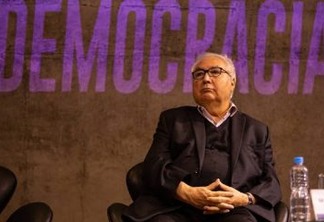'Vocês estão vivendo um novo tipo de ditadura', diz sociólogo Manuel Castells