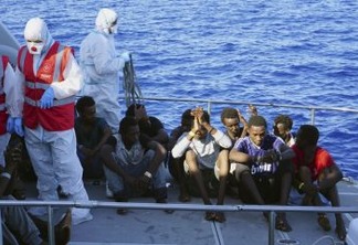 Procuradoria ordena desembarque de migrantes do Open Arms na Itália