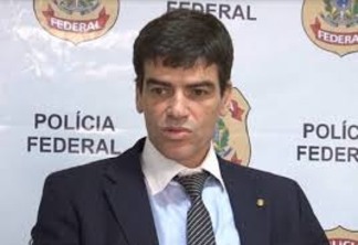 Delegados cogitam demissão coletiva após Bolsonaro tentar intervir na PF