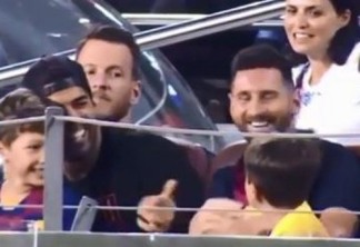 Filho de Messi comemora chute para fora e é zoado por Suárez