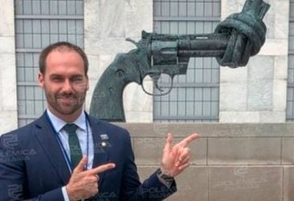 Eduardo publica foto em monumento desarmamentista e critica políticas da ONU