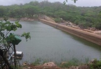 Três pessoas desaparecem após canoa virar em barragem na cidade de Monteiro