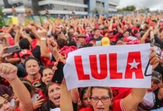 Ordem de Curitiba: novo refrão passa a ser “Lula Livre 100%”