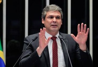 Justiça cassa a candidatura de Lindbergh Farias para vereador do Rio