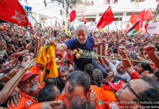 Vencedores do bolão da Mega-Sena vão fazer doações para a Vigília Lula Livre