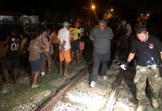 Homem morre após ser atropelado por trem, em Cabedelo