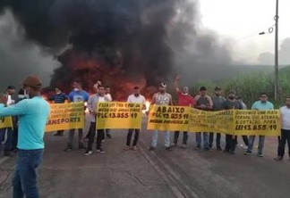 PROTESTOS: Motoristas de transporte alternativo bloqueiam BR 101 e PE-60