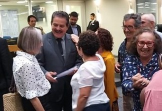 Deputado Tião Gomes recebe manifesto de artistas paraibanos pedindo investimentos na LOA para cultura