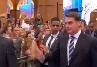 Bolsonaro vai ao Santuário de Aparecida em meio a vaias e aplausos - VEJA VÍDEO