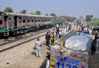 TRAGÉDIA EM FERROVIA: Explosão de botijão em trem mata mais de 70 no Paquistão