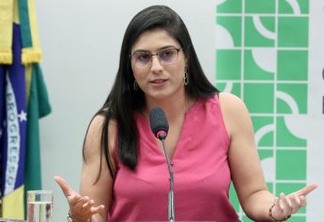 Deputada do PSL defende fim de aborto até mesmo em casos de estupro