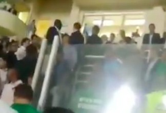 'VAI VOCÊ': torcedor do Palmeiras manda Bolsonaro tomar no c* e ouve resposta do presidente - VEJA VÍDEO 