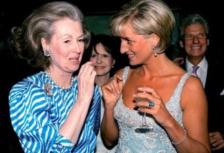 Novo documentário revela que a Princesa Diana teria empurrado madrasta de escada