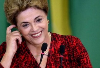 'GASTOS EXTRAVAGANTES': Dilma comprava cachaça, codorna desossada e camarão rosa com cartão corporativo, diz site