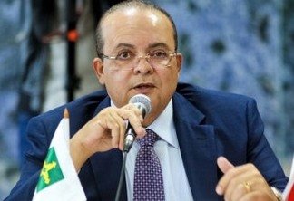 Governador Ibaneis Rocha é internado em Brasília após sofrer queda em casa