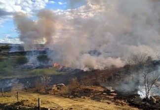 Incêndio atinge zona rural de Monteiro, na Paraíba