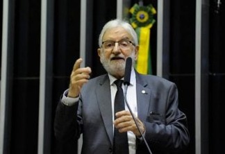 PSOL entra com representação na PGR contra os Bolsonaro por milícias digitais